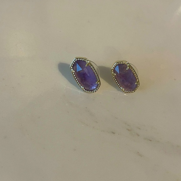 Light purple Kendra Scott stud earrings - Picture 1 of 2